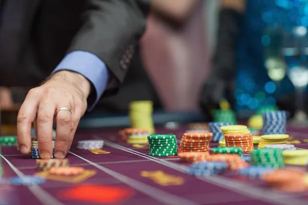 Enjoying Interactive Roulette Sessions at an online casino Singapore Site for Table Players